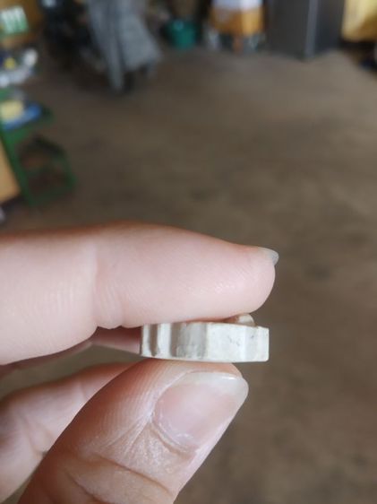 พระเนื้อผงผสมว่าน(พระผงรูปเหมือนพระหลวงพ่อรวยวัดเขาประชุมเทพหลังยันต์(รุ่นที่สอง)(จังหวัดระยอง))พระบ้านพระเครื่องรางของมงคล รูปที่ 10