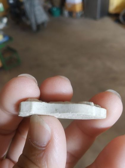 พระเนื้อผงผสมว่าน(พระผงรูปเหมือนพระหลวงพ่อรวยวัดเขาประชุมเทพหลังยันต์(รุ่นที่สอง)(จังหวัดระยอง))พระบ้านพระเครื่องรางของมงคล รูปที่ 12