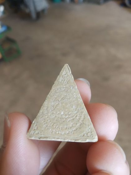 พระเนื้อผงผสมมวลสาร(พระสมเด็จพิมพ์พระนางพญาพระหลวงพ่อทองวัดเขาตะเครา(ผสมมวลสารเก่า)(จังหวัดเพชรบุรี)(รุ่นประสบสุข))พระเครื่องรางของมงคล รูปที่ 7