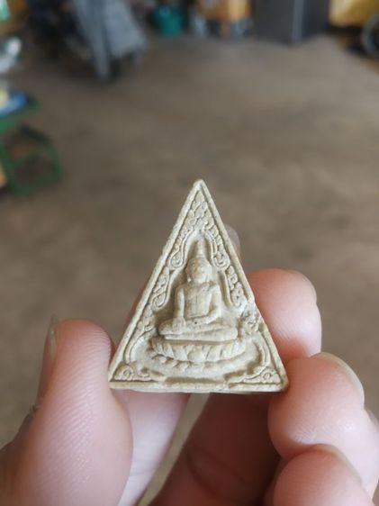 พระเนื้อผงผสมมวลสาร(พระสมเด็จพิมพ์พระนางพญาพระหลวงพ่อทองวัดเขาตะเครา(ผสมมวลสารเก่า)(จังหวัดเพชรบุรี)(รุ่นประสบสุข))พระเครื่องรางของมงคล รูปที่ 2