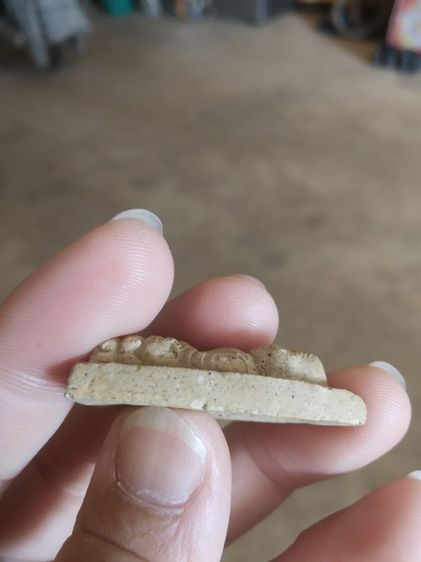 พระเนื้อว่านผสมผง(พระพิมพ์พระรูปเหมือน(พระหลวงปู่ทวดหลังเรียบด้านหลังมีรอยจาร)(ไม่ทราบพระเกจิที่สร้าง)(030302))พระบ้านพระเครื่องรางของมงคล รูปที่ 16