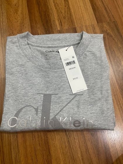 เสื้อทีเชิ้ต M เทา แขนสั้น เสื้อยืดหญิง Calvin Klein ของแท้ มือ1