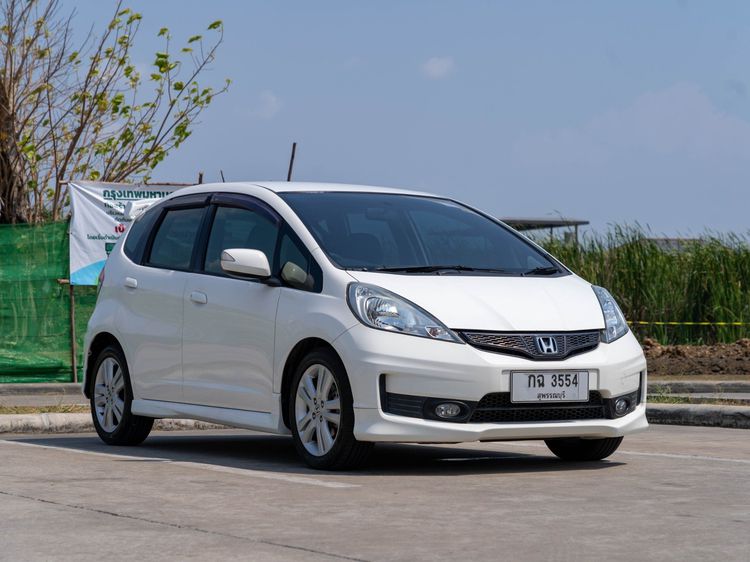 Honda Jazz 2012 1.5 SV Sedan เบนซิน ไม่ติดแก๊ส เกียร์อัตโนมัติ ขาว