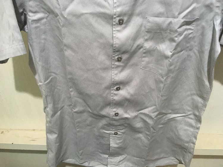 เสื้อเชิ้ต แขนสั้น dry easy care shirt แบรนด์ uniqlo สีเทา รูปที่ 4