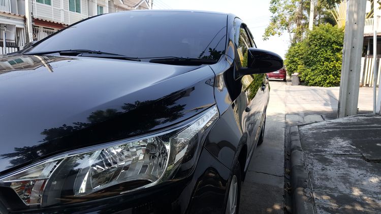Toyota Yaris 2014 1.2 J Eco Sedan เบนซิน ไม่ติดแก๊ส เกียร์อัตโนมัติ ดำ รูปที่ 3