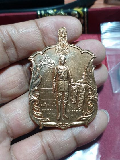 เหรียญ รัชกาลที่ 5 หลังพระแก้วมรกต พระมหากษัตริย์ 9 รัชกาล ครองกรุงรัตนโกสินทร์ 200 ปี ปี 25

สภาพสวยแชมป์ รูปที่ 5