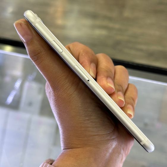 iPhone SE 2020 64GB สีขาว เครื่องศูนย์ โมเดลTH🔥🔥 รูปที่ 4