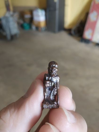 เครื่องรางของขลังเนื้อโลหะ(รูปหล่อชูชกเนื้อโลหะไม่ทราบเกจิที่สร้าง(040302))เครื่องรางของมงคลเนื้อโลหะ รูปที่ 3