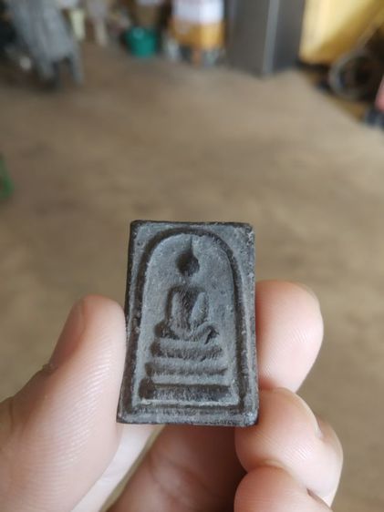 พระเนื้อผงผสมผงใบลาน(พระสมเด็จเนื้อดำหลังเรียบ(เนื้อออกสีดำไม่ทราบเกจิที่สร้าง)(040321))พระบ้านพระเครื่องรางของมงคล รูปที่ 4