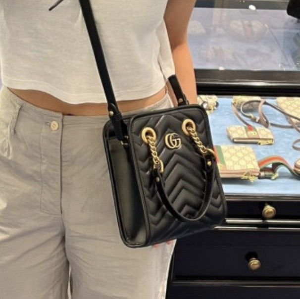 Gucci GG Marmont Matelasse Mini Bag Black in Chevron Leather Y.22 Fullset รูปที่ 17