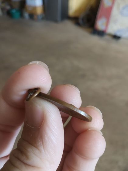 พระเหรียญเนื้อทองแดงรูปทรงไข่(พระหลวงพ่อเคลือบวัดหนองกระดี่ใน(บล็อกหน้าเสือหลังวงเดือน)(จังหวัดอุทัยธานีปี2529))พระบ้านพระเครื่องรางของมงคล รูปที่ 17