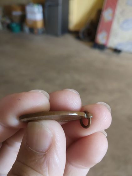 พระเหรียญเนื้อทองแดงรูปทรงไข่(พระหลวงพ่อเคลือบวัดหนองกระดี่ใน(บล็อกหน้าเสือหลังวงเดือน)(จังหวัดอุทัยธานีปี2529))พระบ้านพระเครื่องรางของมงคล รูปที่ 15