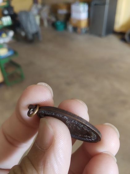 พระเหรียญเนื้อทองแดงรูปทรงไข่(พระพุทธเมตตาวัดหนองเก่า(หลังยันต์และนกยูงรำแพน)(จังหวัดกาญจนบุรี))พระบ้านพระเครื่องรางของมงคล รูปที่ 18