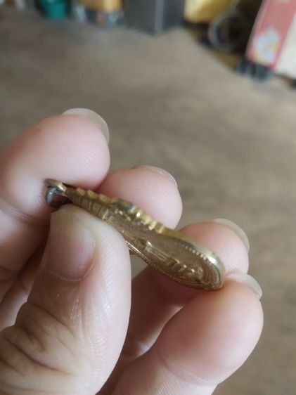 พระเหรียญเนื้อกะไหล่ทอง(พระพิมพ์พระหลวงพ่อมงคลทิพย์วารี(วัดนางชี)(จังหวัดกรุงเทพมหานครปี2538))พระบ้านพระเครื่องรางของมงคล รูปที่ 13