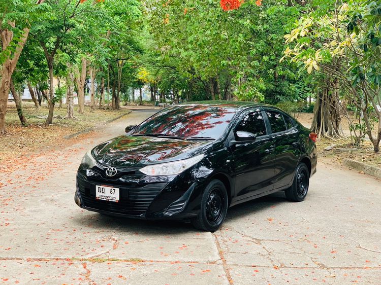 Toyota Yaris ATIV 2018 1.2 J Sedan เบนซิน ไม่ติดแก๊ส เกียร์อัตโนมัติ ดำ