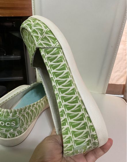 รองเท้าคัทชู Crocs รูปที่ 12