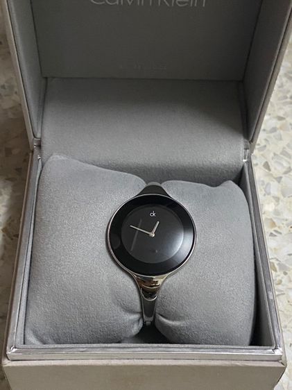 นาฬิกายี่ห้อ CK Calvin Klein   ควอทซ์ สวิสเมด  ทรงกำไล ข้อมือประมาณ 16 เซนติเมตร  1400฿ รูปที่ 10