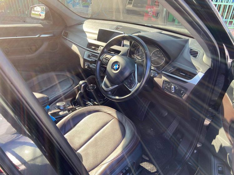 BMW X1 2018 1.5 sDrive18i xLine Utility-car เบนซิน ไม่ติดแก๊ส เกียร์อัตโนมัติ ดำ รูปที่ 3