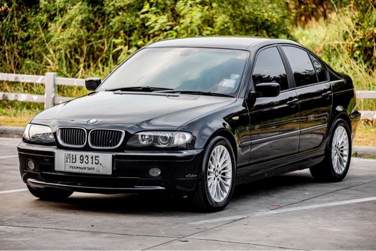 รถ BMW Series 3 318i สี ดำ