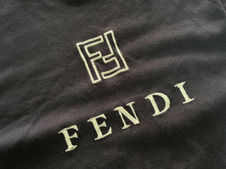 เสื้อ มือสอง แท้ งานอิตาลี  FENDI Longsleeve Made In italy รูปที่ 2