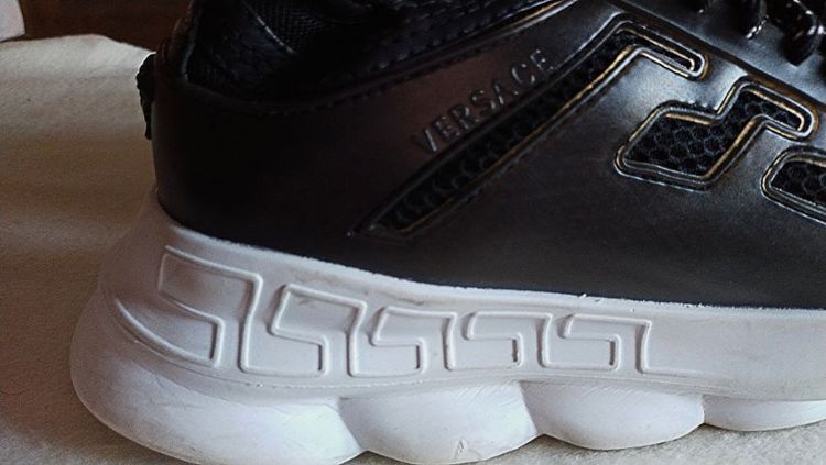 รองเท้าผ้าใบ Versace  รูปที่ 10