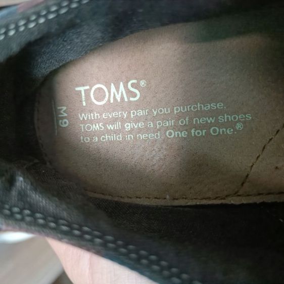 TOMS canvas shoe แท้แน่นอน
size 9 US 42EU ยาว 27cm.
ราคา 590รวมส่ง
คู่นี้เป็นรองเท้าผ้าใบลำลองวัสดุดี สภาพสวย  พื้นดีใส่สบายๆในวันหยุดพักผ่อน รูปที่ 6