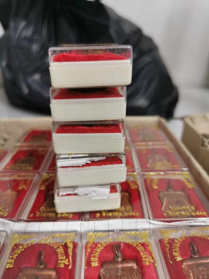 ราคาต่อ 1 องค์ เหรียญ เสมา หลวงปู่ทวด อาจารย์นอง นิด้า มงคล 5 ปี 2541 เนื้อทองแดง หน้าเลื่อน เก่าเก็บ เดิมๆ พร้อมตลับ จากวัด รับประกันแท้ รูปที่ 3