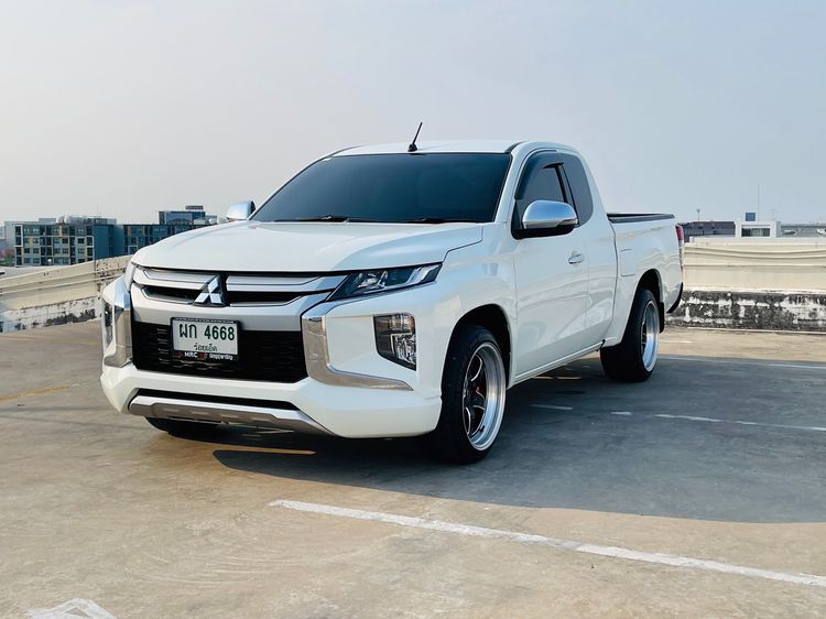 Mitsubishi Triton 2021 2.5 GLX Pickup ดีเซล ไม่ติดแก๊ส เกียร์ธรรมดา ขาว
