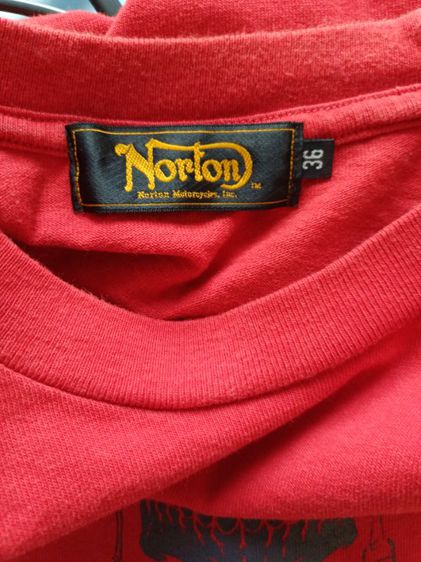 Norton Mortorcycles, Inc. Skull 💀 T-shirt Size 36 
Unisex ใส่ได้ทั้งชาย-หญิง 
ด้านข้างมีป้าย Norton England
Made in Japan Size 36 รูปที่ 9