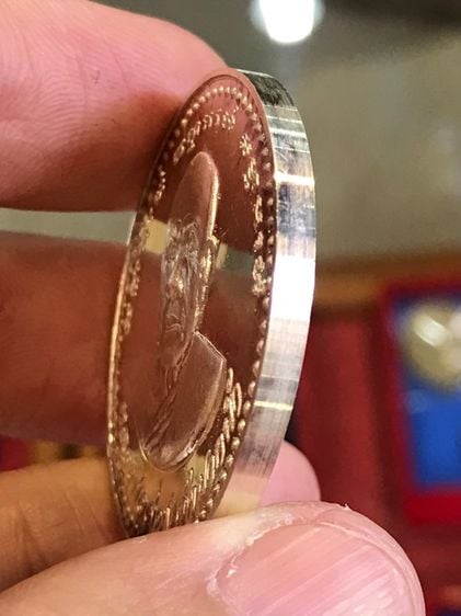 เหรียญ หลวงพ่อสด วัดปากน้ำ สมโภชสุพรรณบัฏ สมเด็จพระมหารัชมังคลาจารย์ ป พ.ศ.๒๕๓๙ เนื้อเงิน สวยมาก ตลับเดิมครับ รูปที่ 7