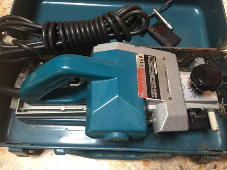 กบไฟฟ้าขนาด 3 นิ้ว makita รุ่น 1100 ขนาด 3 นิ้วมีบางใบพร้อมอุปกรณ์พร้อมกล่องพร้อมใช้งานสภาพดีแท้ รูปที่ 2