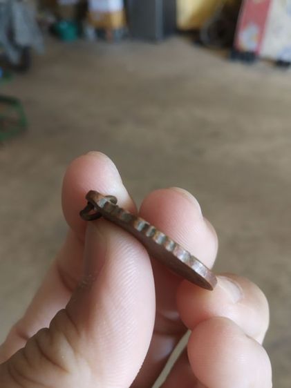 พระเหรียญเนื้อทองแดงพิมพ์เสมา(พระรูปเหมือนพระหลวงพ่อฉลาดหลังยันต์(วัดบ้านป้อม)(จังหวัดสุโขทัย))พระบ้านพระเครื่องรางของมงคล รูปที่ 18