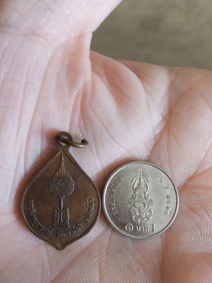 พระเหรียญเนื้อทองแดงพิมพ์เล็ก(พระสิงห์บูราจารย์(แป้น)หลังพัดยศวัดกระทุ่มปี่(จังหวัดสิงห์บุรี))พระบ้านพระเครื่องรางของมงคล รูปที่ 10