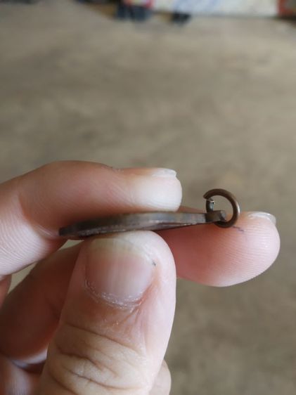 พระเหรียญเนื้อทองแดงพิมพ์เล็ก(พระสิงห์บูราจารย์(แป้น)หลังพัดยศวัดกระทุ่มปี่(จังหวัดสิงห์บุรี))พระบ้านพระเครื่องรางของมงคล รูปที่ 13