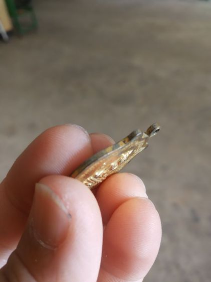 พระเหรียญเนื้อกะไหล่ทอง(พระหลวงพ่อประยูร(อนุตตโร)หลังพระพุทธทีปังกรวัดหนองปรือใหญ่พลายงาม(จังหวัดราชบุรีปี2528))พระบ้านพระเครื่องรางของมงคล รูปที่ 10