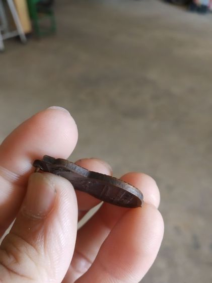 พระเหรียญเนื้อทองแดงรูปทรงใบเสมา(พระรูปเหมือนพระหลวงพ่อพลอย(วัดห้วยขานาง)(จังหวัดอุทัยธานีปี2538))พระบ้านพระเครื่องรางของมงคล รูปที่ 15