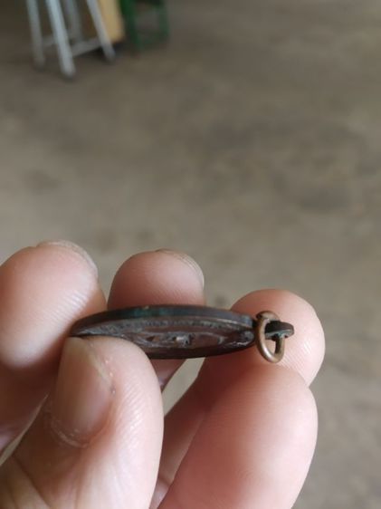 พระเหรียญ(พระครูอภัยจริยยาจารย์(พระหลวงพ่อบุญมี)หลังพระเทพวรคุณวัดท่ามะนาว(จังหวัดลพบุรีปี2532))พระบ้านพระเครื่องรางของมงคล รูปที่ 12