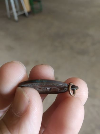 พระเหรียญ(พระครูอภัยจริยยาจารย์(พระหลวงพ่อบุญมี)หลังพระเทพวรคุณวัดท่ามะนาว(จังหวัดลพบุรีปี2532))พระบ้านพระเครื่องรางของมงคล รูปที่ 11