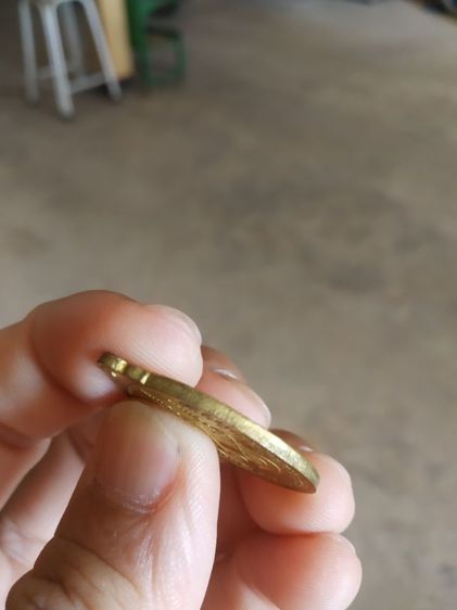 พระเหรียญเนื้อกะไหล่ทอง(พระครูมณีคณาภรณ์วัดริ้วหว้า(จังหวัดอ่างทอง))พระบ้านพระเครื่องรางของมงคล รูปที่ 16