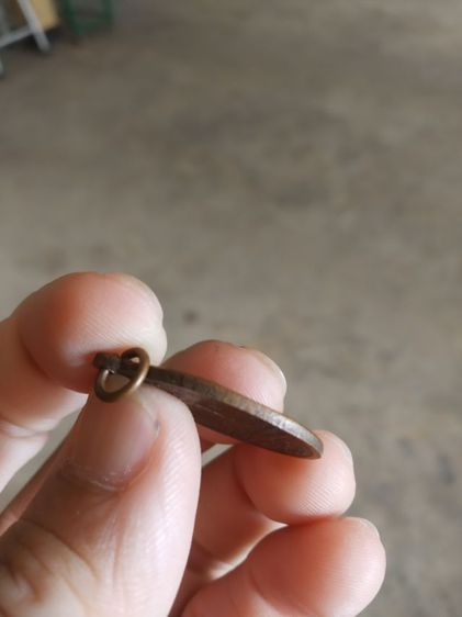 พระเหรียญเนื้อทองแดงรูปทรงไข่(พระอธิการช่วง(ปญญาปโชโต)วัดวังสิงห์ไพบูลย์ประชาสรรค์(จังหวัดกาญจนบุรีปี2523))พระบ้านพระเครื่องรางของมงคล รูปที่ 9