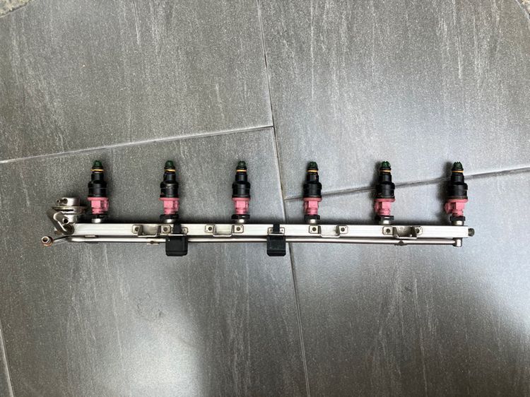 รางหัวฉีด หัวฉีดน้ำมัน 0280150440 พร้อมหัวกักน้ำมัน 0280160597 