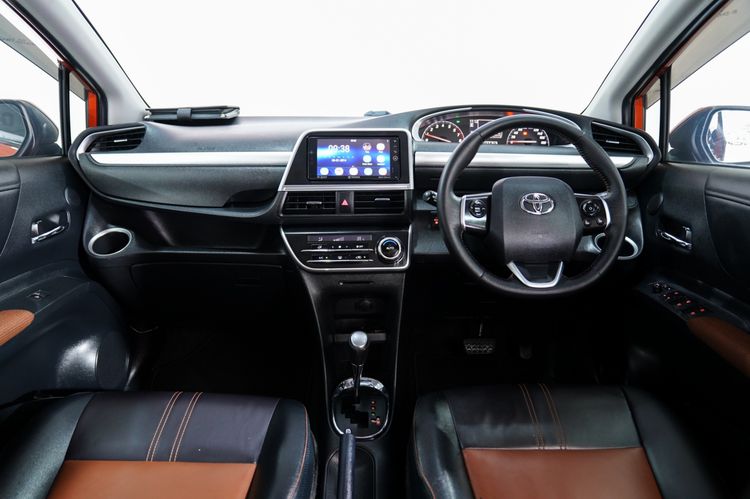 Toyota Sienta 2016 1.5 V Utility-car เบนซิน ไม่ติดแก๊ส เกียร์อัตโนมัติ ส้ม รูปที่ 2
