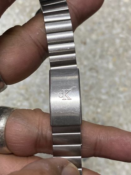 นาฬิกายี่ห้อ CK  Calvin Klein  ควอทซ์สวิสเมด  แท้มือสอง สายยาว 18 เซนติเมตร  1400฿ รูปที่ 4
