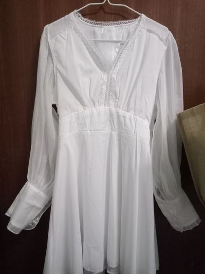 Clearance sales:White dress : No brand ชุดเดรสสีขาว  มีซับแขนยาว อก 36 ยาว 35 นิ้ว ส่วนแขนซีทรู ผ่าด้านหลัง มีซิป สภาพดีมาก ใส่ครั้งเดียว  รูปที่ 11