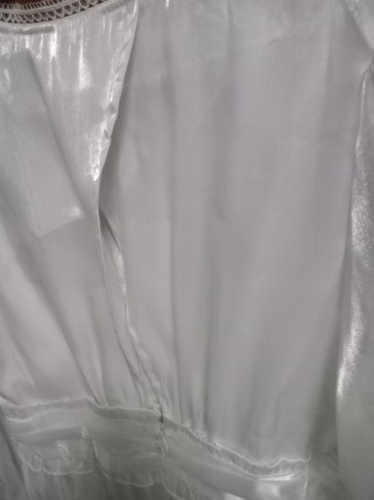 Clearance sales:White dress : No brand ชุดเดรสสีขาว  มีซับแขนยาว อก 36 ยาว 35 นิ้ว ส่วนแขนซีทรู ผ่าด้านหลัง มีซิป สภาพดีมาก ใส่ครั้งเดียว  รูปที่ 7
