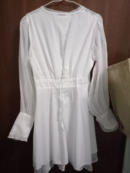 Clearance sales:White dress : No brand ชุดเดรสสีขาว  มีซับแขนยาว อก 36 ยาว 35 นิ้ว ส่วนแขนซีทรู ผ่าด้านหลัง มีซิป สภาพดีมาก ใส่ครั้งเดียว  รูปที่ 12