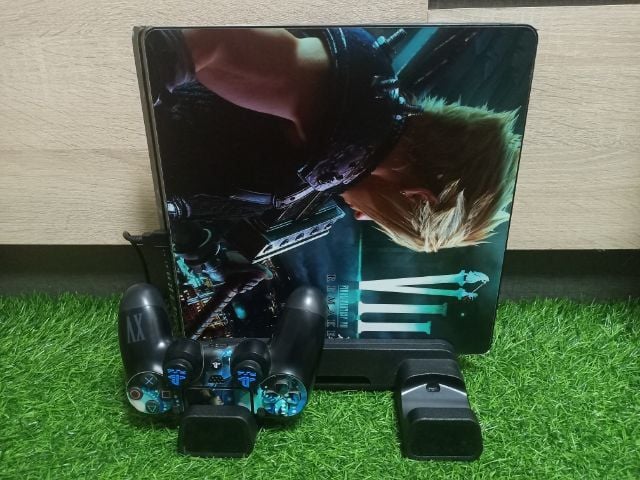PS4 Slim Final Fantasy XV Luna Edition 1 Tb.