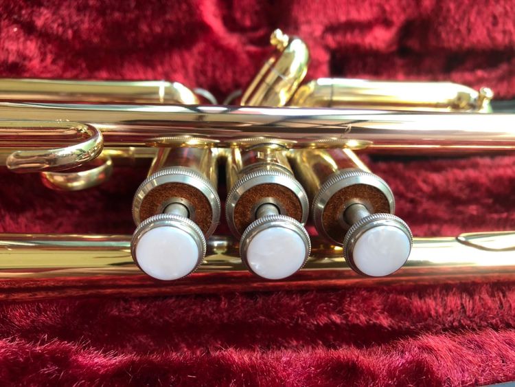 Yamaha Bb Trumpet ทรัมเป็ตยามาฮ่า รุ่น YTR-2321 รูปที่ 6
