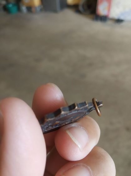 พระเหรียญจักรเนื้อทองแดง(พระหลวงปู่สีวัดพระปรางค์หลังพระหลวงพ่อแพวัดพิกุลทอง(พระเกจิ))พระบ้านพระเครื่องรางของมงคล รูปที่ 12