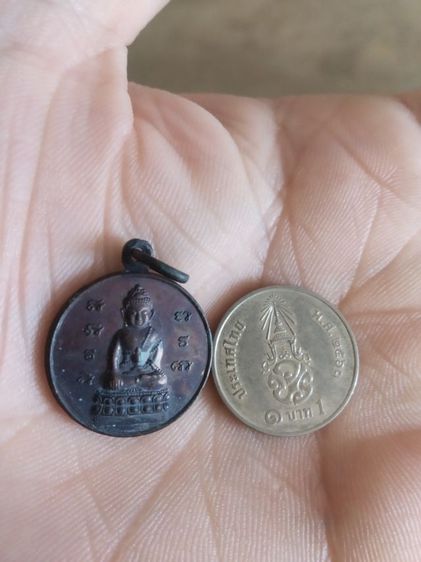 พระเหรียญเนื้อทองแดง(พระชัยวัฒน์กลมเล็กพระหลวงปู่เหรียญ(ถาวโร)(วัดบางระโหง)(ที่ระลึก108ปี)(จังหวัดนนทบุรีปี2547))พระบ้านพระเครื่องรางของมงคล รูปที่ 7